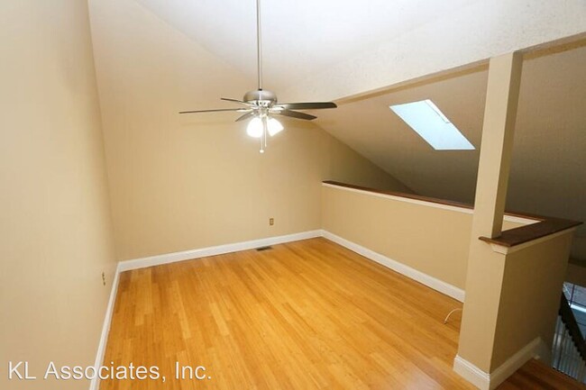 Building Photo - 1 br, 2 bath House - 1645 Carriage House T...