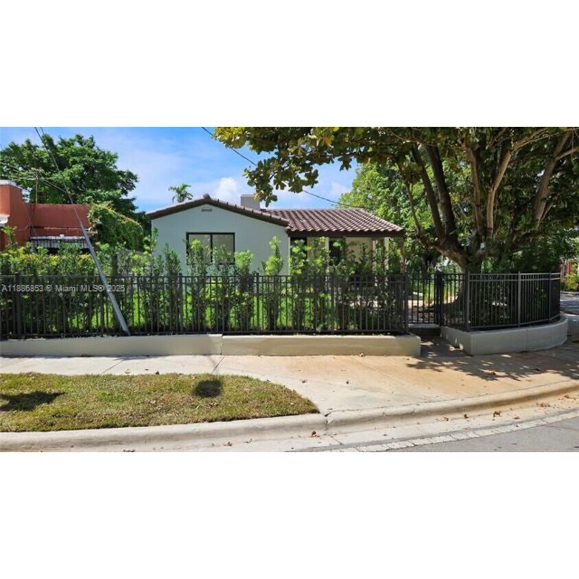 Foto principal - 424 NE 63rd St