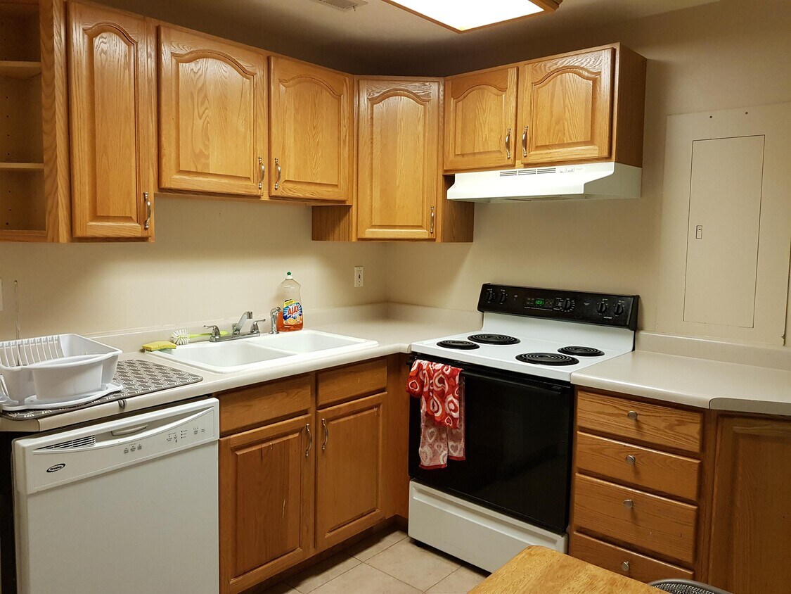 Primary Photo - 4062 Foothill Dr