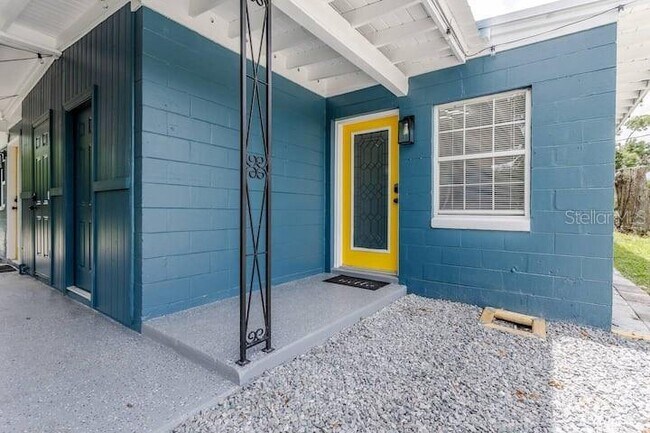 Building Photo - 511 San Juan Blvd