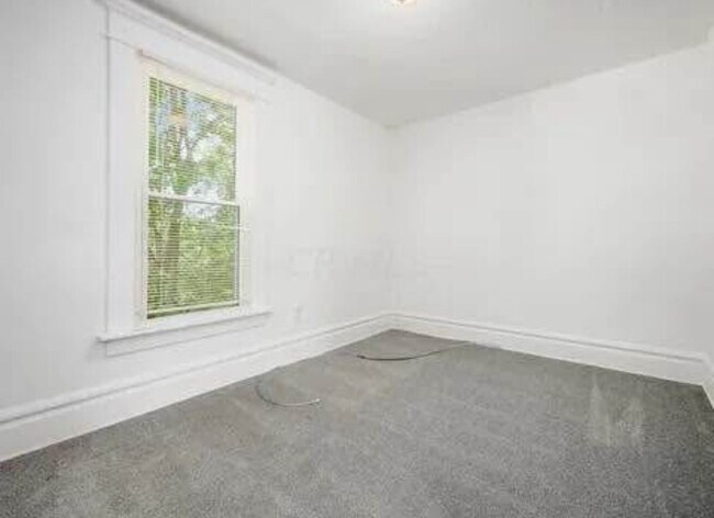 Foto del edificio - 200 S Cypress Ave