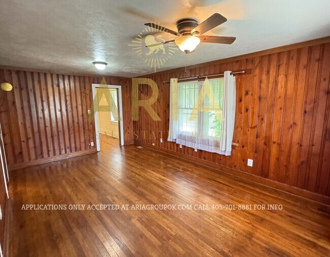 Foto del edificio - *AVAILABLE NOW!* Cute 3 Bed/1 Bath Single ...