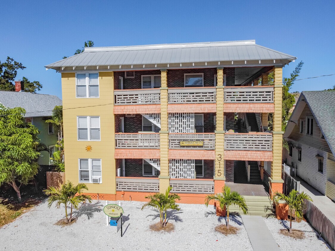 Primary Photo - Sunkist Apartments