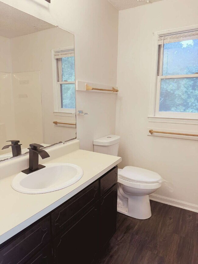 Foto del edificio - 4360 Barrington Pl