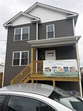 Building Photo - 44 Puritan St
