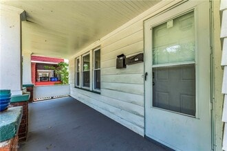 Building Photo - 364 E 161st St