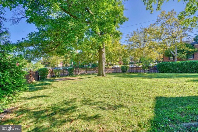 Foto del edificio - 6473 Blenheim Rd