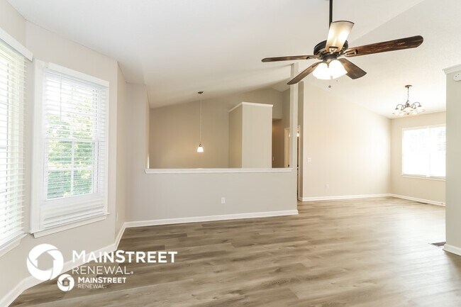 Foto del edificio - 15 Westminster Dr