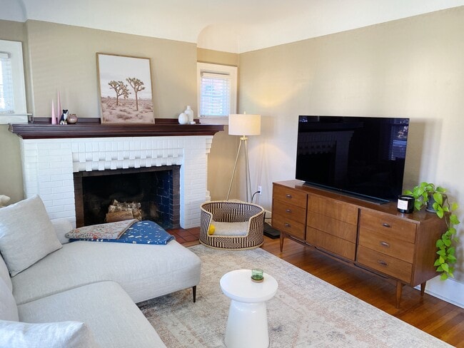 Building Photo - 1312 N Maple Ave