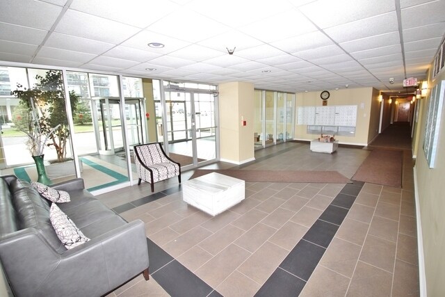 Foto del edificio - 9001 Golf Rd