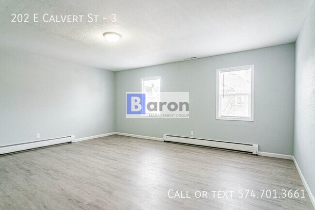 Foto del edificio - 202 E Calvert St