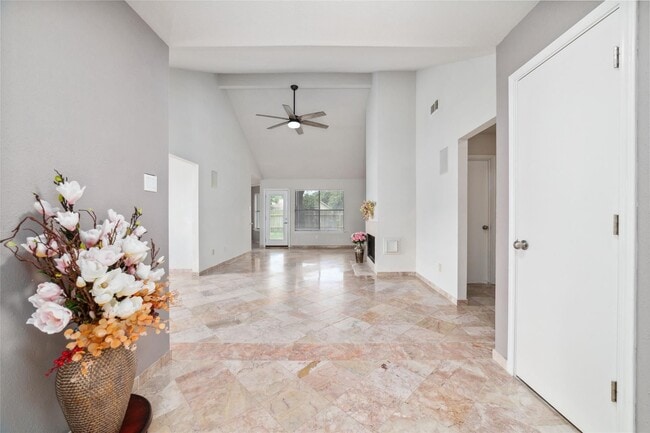 Foto del edificio - 3319 N Mason Rd