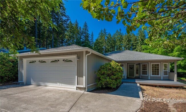 Building Photo - ***MOVE IN SPECIAL!!!*** 2 Bedroom 2 Bathr...
