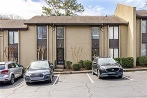 Building Photo - 15 Ivy Square Northeast