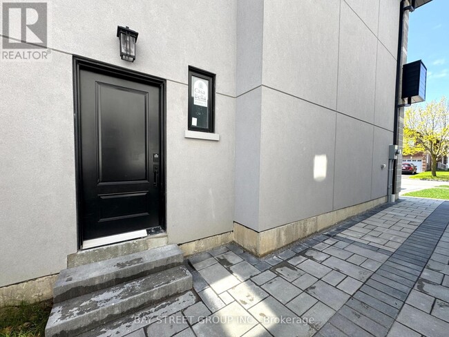 Building Photo - 86 Tipton Crescent