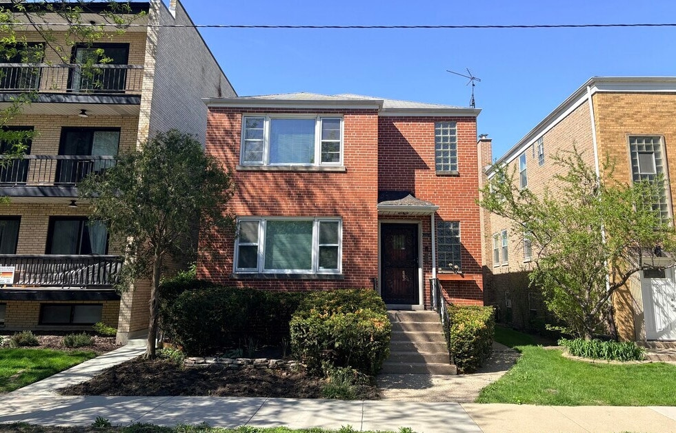 Photo - 2736 W Farragut Ave (Chicago, IL)