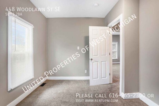 Foto del edificio - 448 Woodlawn St SE