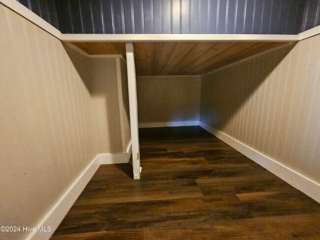 Foto del edificio - 130 Spain Dr