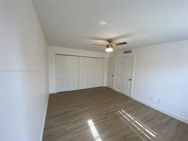 Foto del edificio - 4170 NW 79th Ave