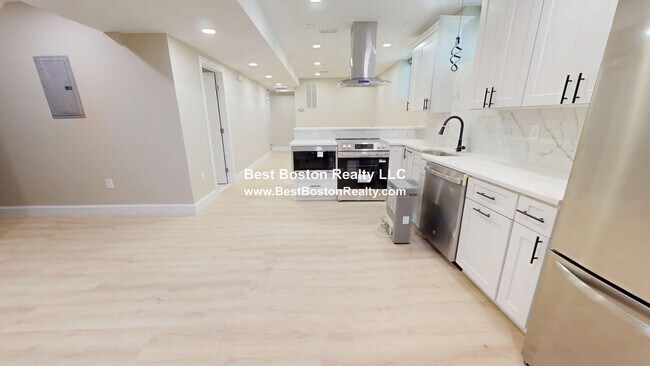 Building Photo - 231 Highland Ave