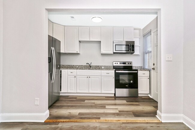 Building Photo - 173 A View Ave