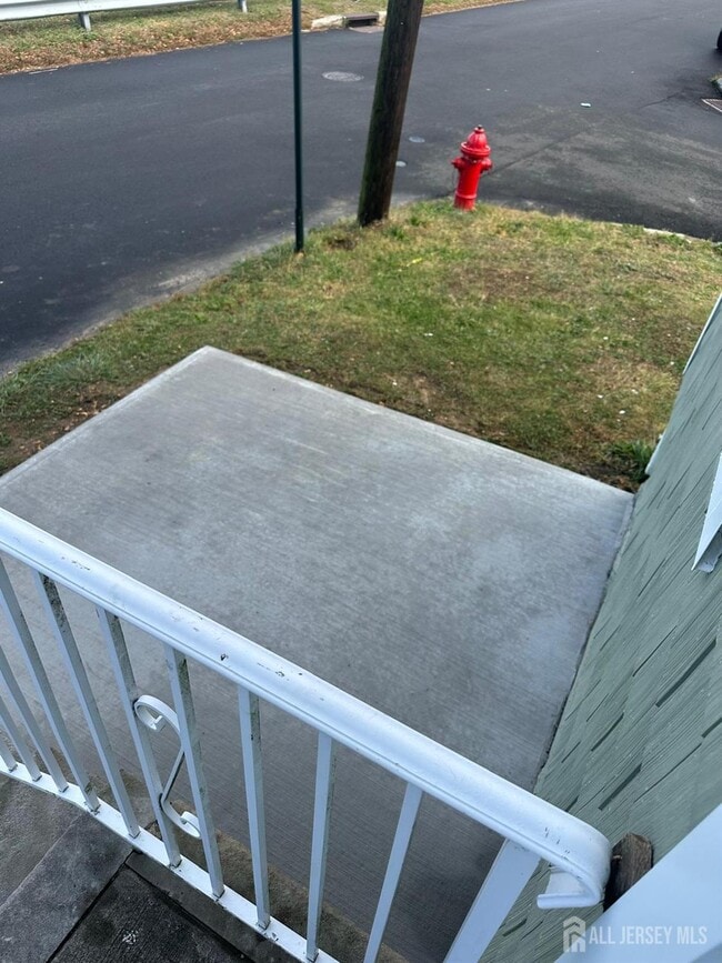 Building Photo - 111 Bayview Dr