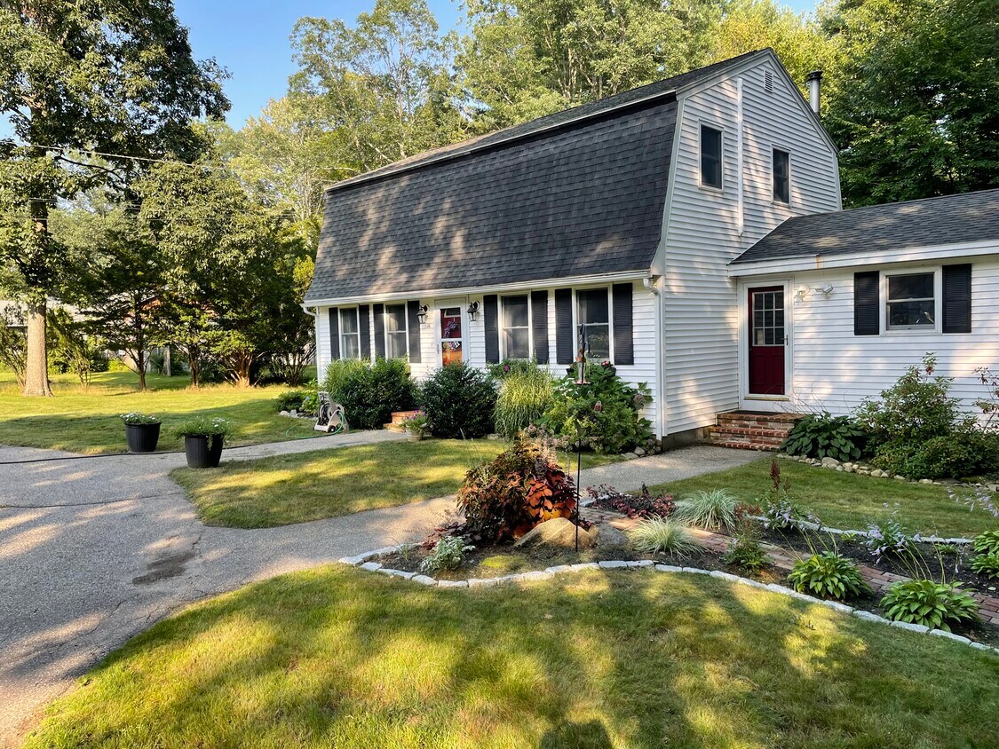Primary Photo - 16 Great Hill Dr