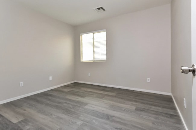 Building Photo - 3401 Vista Springs Way