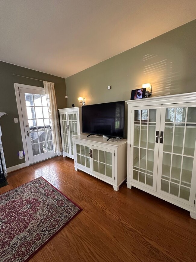 Building Photo - Charming 1930s Stone & Brick Cottage – 3BR...