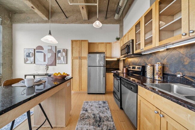 Building Photo - Lofts and Upper Lofts at Canal Walk III