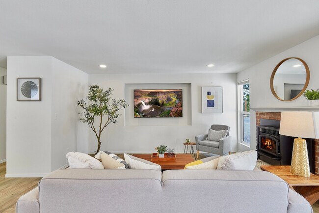 Foto del edificio - 629 212th St SW