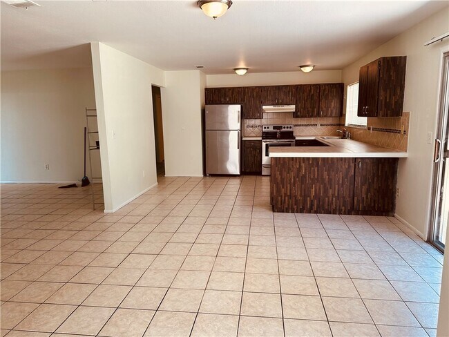 Foto del edificio - 2445 6th Rd SW
