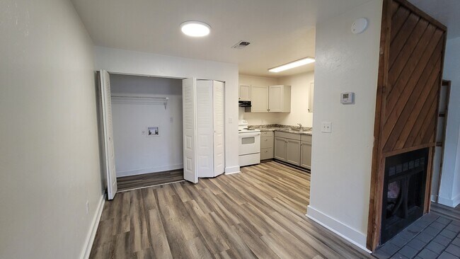 Foto del edificio - 5808 NW 25th Terrace