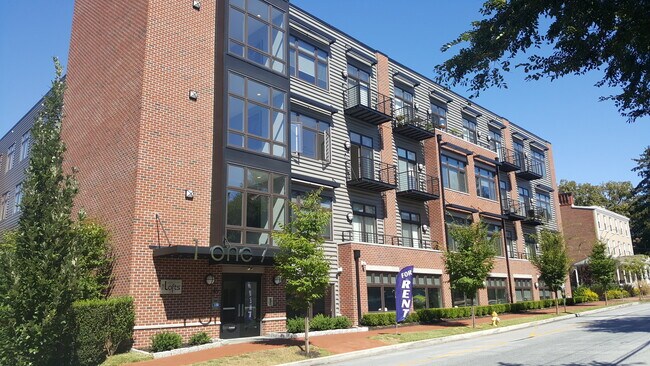 Building Photo - 117 E Chestnut St
