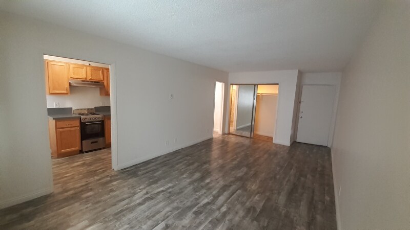 Foto principal - 5929 Laurel Canyon Blvd