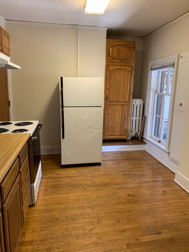 Foto del edificio - 532 W Main St