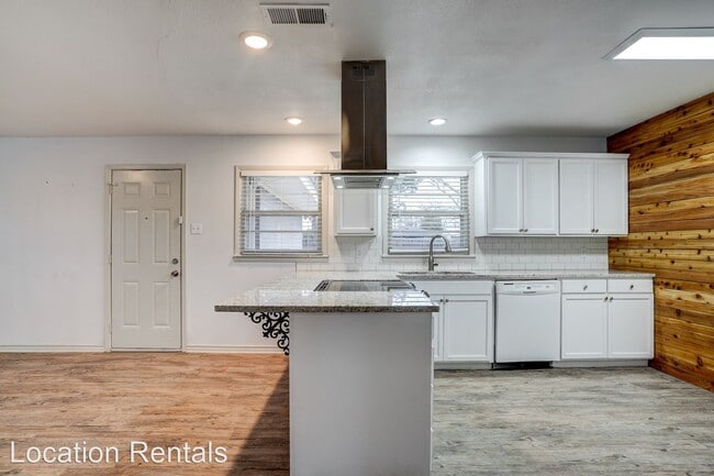 Building Photo - 3 br, 2 bath House - 2826 54th Street
