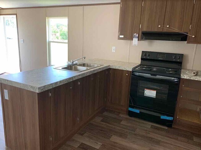 Foto del edificio - 1054 Meekins Rd