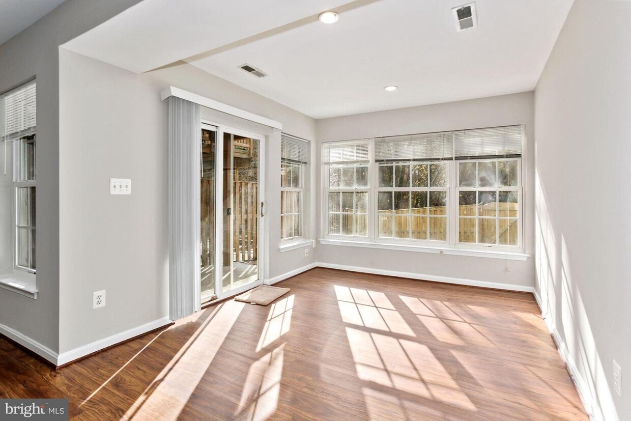 Primary Photo - 7325 Ardglass Dr