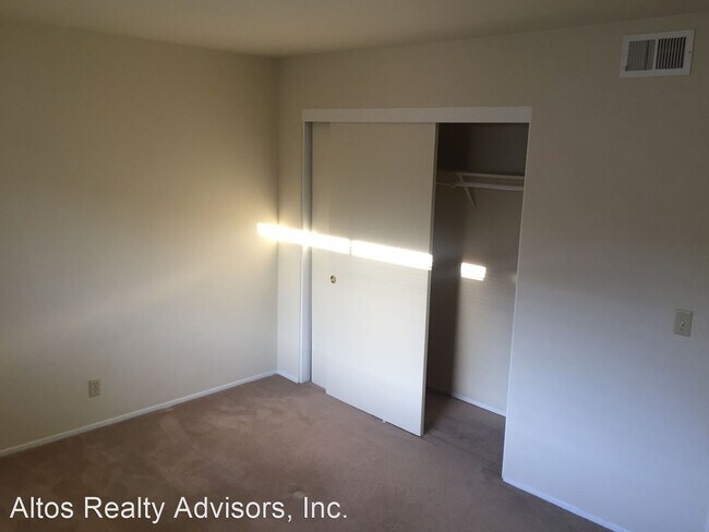 Building Photo - 654 Kirkland Dr