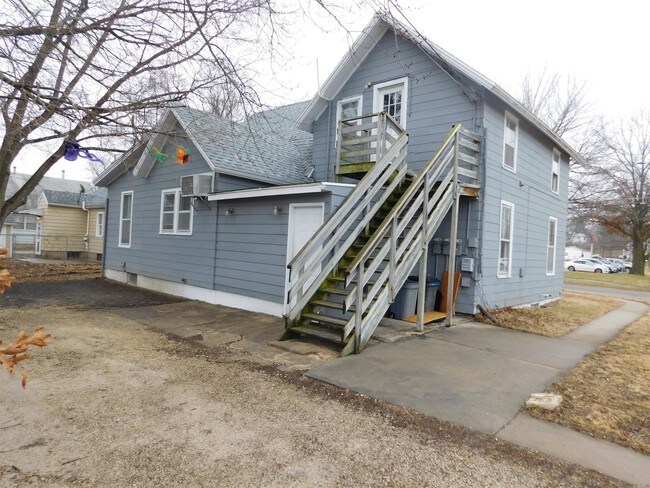 Building Photo - 310 8th Ave