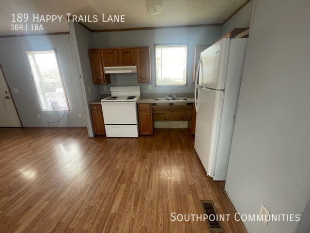 Primary Photo - 189 Happy Trails Ln