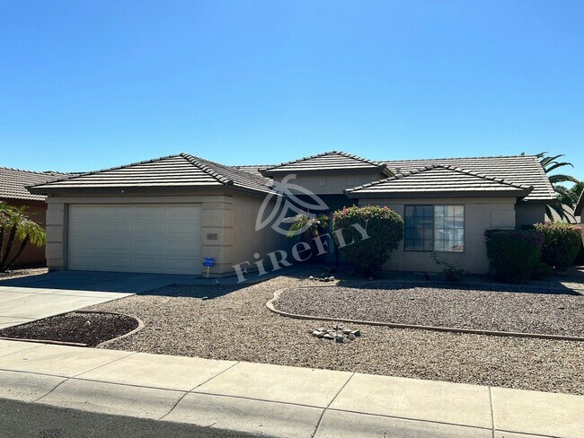 Foto del edificio - 15275 W Watson Ln