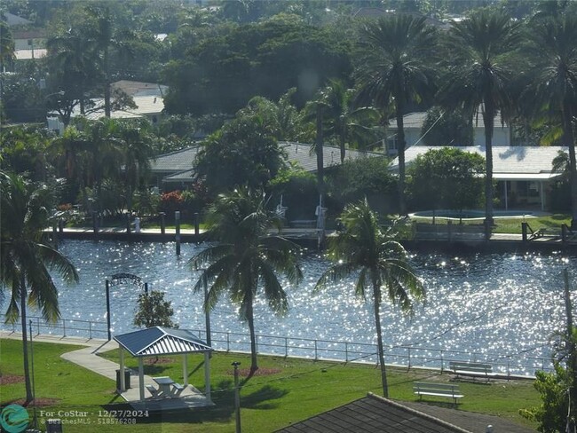 Foto del edificio - 1200 Hibiscus Ave