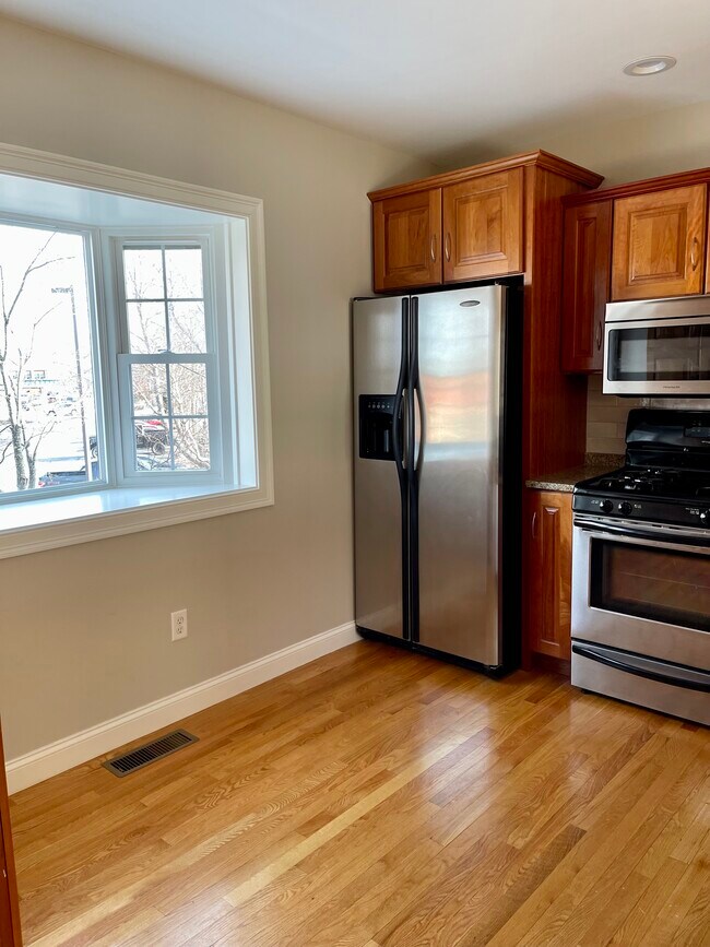 1039 Islington St Unit 7, Portsmouth, NH 03801 Condo for Rent in