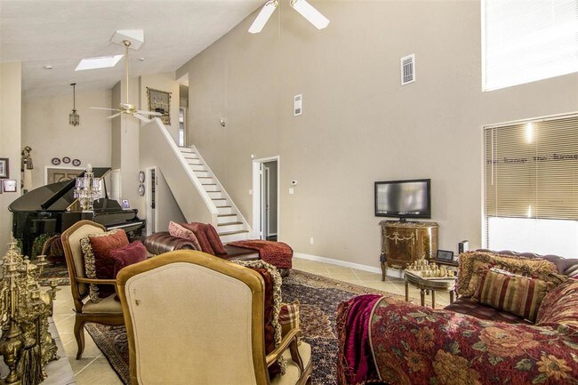 Foto del edificio - 530 Meadow Knoll Dr