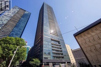 Building Photo - 101 Charles St E