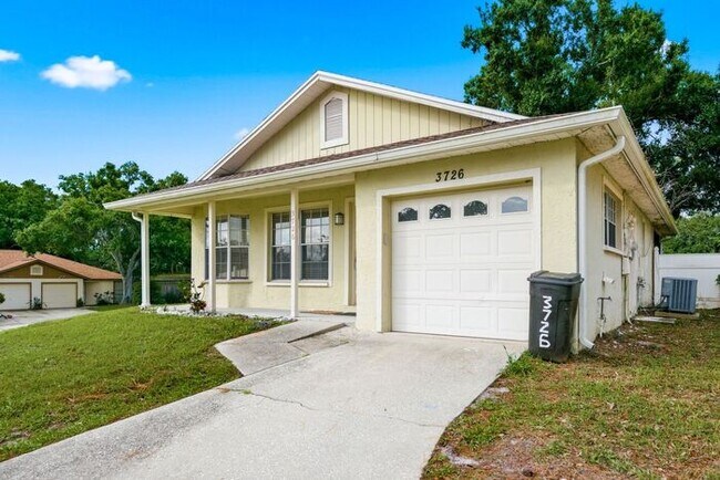 Foto del edificio - Single Family Home in Lake St George