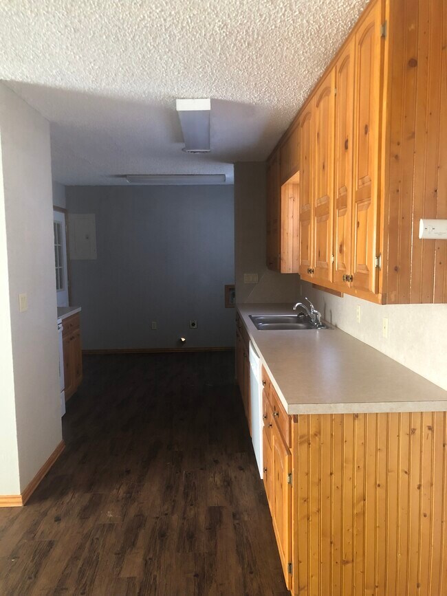 Building Photo - 217 Darrell Ave