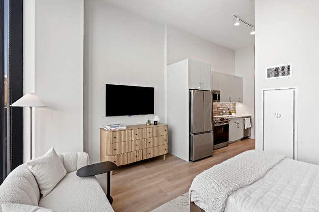 Building Photo - 1201 W Van Buren St